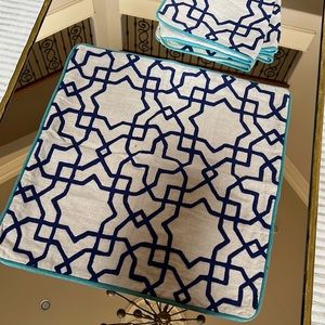 Set of 2 Trellis Pillows 22"